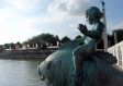 Skulptur am Maschsee in Hannover.