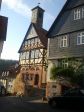 Gotisches Altes Rathaus von Ortenberg / Hessen, nach Zerst�rung neu aufgebaut zwischen 1605�1608, umfassende restauriert 1980.
 
Adresse des Alten Rathauses: 
Steingasse 1 
63683 Ortenberg 
Tel.: 06046/ 2443