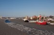 Hafen von Wilhelmshaven im Winter mit Fahrrinne