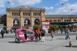 Fahrrad-Rikscha vor dem Hauptbahnhof in Hannover.