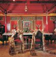 Durch die vielen handverlesenen Antiquit�ten sp�ren G�ste im Hotel Tugu Bali die Aura vergangener K�nigreiche.