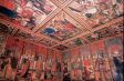 Goslar: Huldigungssaal im Rathaus

Der Huldigungssaal im Goslarer Rathaus wurde zwischen 1505 und 1520 als Ratssitzungssaal eingerichtet. Er ist ein einzigartiges Kleinod sp�tgotischer Raumkunst mit seinen Wand-, Decken- und sogar Fensternischen-Gem�lden.