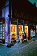 Jul i Den Gamle.

Die Altstadt von Aarhus und der Einkaufsmeile Str�get im Lichterglanz festlich geschm�ckter Schaufenster und deren Fachwerkh�user.