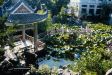 Lou Lim Ieoc Garten.

Um 1890 baute der Chinese Lou Kau den Lou Lim Leoc Garten im klassischen Suzhou-Stil.