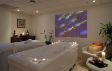 Mandelbl�ten-Bad im Hotel Bon Sol w�hrend der Mandelbl�te auf Mallorca.