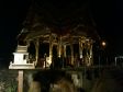 Sala Thai II Tempel im Kurpark Bad Homburg bei Nacht.