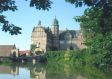 Schloss H�melschenburg in Hameln

Das Schloss mit seiner vollst�ndig erhaltenen Renaissanceanlage liegt reizvoll im Weserbergland zwischen Hameln und Bad Pyrmont.

Weitere Infos unter: www.schloss-haemelschenburg.de