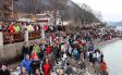 Das Silvesterschwimmen hat schon Tradition am Achensee. Rund 3000 Besucher s�umen jedes Jahr das Ufer und feuern die Schwimmer begeistert an.