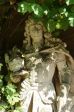 Statue im Innenhof von Schloss Marienburg.

Historische Einf�hrung:
Die romantische Vision einer mittelalterlichen H�henburg war ein Geburtstagsgeschenk des hannoverschen K�nigs Georg V. (1819-1878) an seine Frau K�nigin Marie (1818-1907). Die beeindruckende vierfl�gelige Anlage war als Sommerresidenz des K�nigspaares gedacht. Entworfen von den beiden ber�hmten Architekten der Hannoverschen Schule Conrad Wilhelm Hase (1818-1902) und Edwin Oppler (1831-1880) wurde Schloss Marienburg zwischen 1858 und 1867 erbaut.
...
Textquelle: www.schloss-marienburg.de