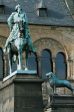 Kaiserpfalz in Goslar mit Statue