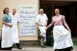 Sorbische Traditionen pflegt zum Beispiel das Restaurant "Wjelbik" in Bautzen. �ber Jahrhunderte hat sich die Stadt zum kulturellen Zentrum des kleinsten slawischen Volkes entwickelt. Ihr ber�hmtes Osterreiten und andere Feste ziehen j�hrlich Tausende.