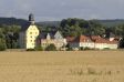 Das Schloss zu Eisfeld ist in seinem Kern eine aus Pallas und Bergfried bestehende mittelalterliche Burganlage, welche im 11. und 12. Jahrhundert an Stelle einer �lteren Befestigung errichtet wurde. Im Laufe der Jahrhunderte wurde die Buganlage vielf�ltigen Ver�nderungen unterzogen, welche es zum heutigen Schloss zu Eisfeld machten.