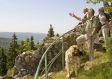 Wandergruppe genie�t den Ausblick auf den Harz