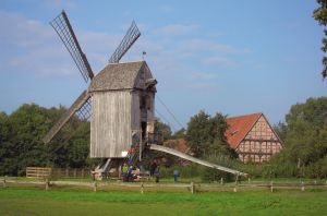 Museumsdorf Cloppenburg mit Bockwindmühle