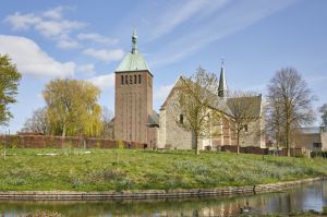 Stadtpark mit historischer Hofanlage