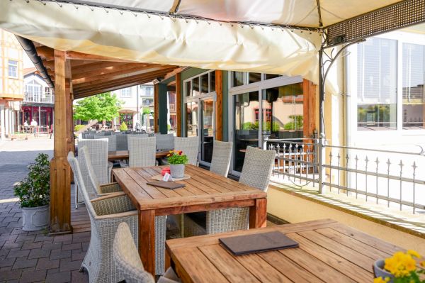 HANNES Barterrasse, Seehotel Niedernberg.
