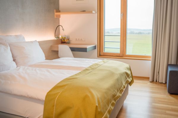 Doppelzimmer im DEKRA Congresshotel, Altensteig.