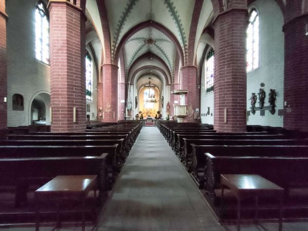 Innenraum der Busdorfkirche