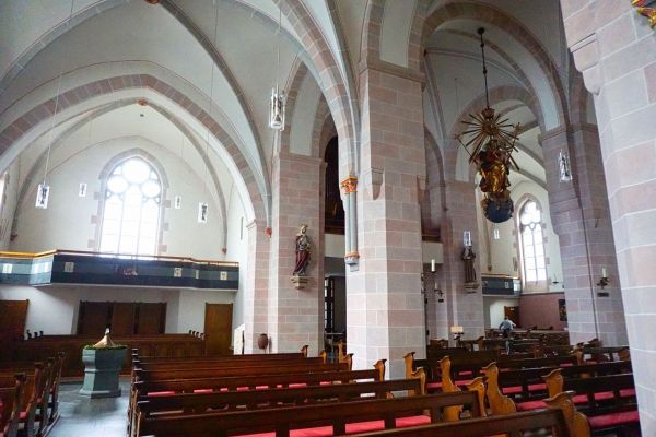 Innenraum Pfarrkirche St. Johannes Baptist Delbrück