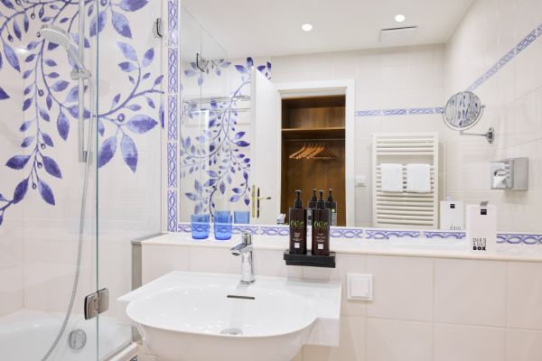 Bad - Komfort Zimmer im Parkhotel, Meißen.
