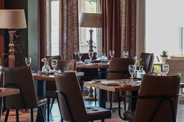 Restaurant im Seehotel Niedernberg.
