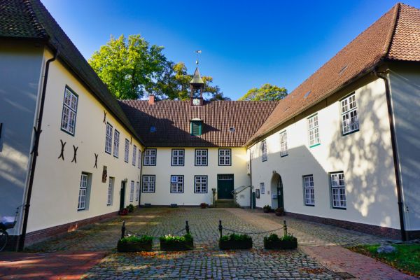 Schloss Neuenburg Zetel