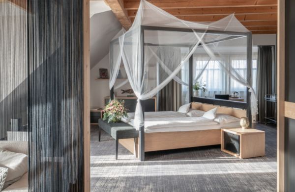 Seesuite im Seehotel Niedernberg.
