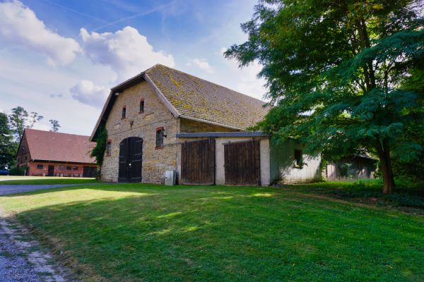 Wirtschaftsgebaeude Wasserschloss Thienhausen Steinheim Rolfzen
