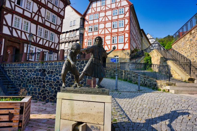 Brunnen Brüderchen-Schwesterchen, Homberg Brunnen Brüderchen-Schwesterchen, Homberg