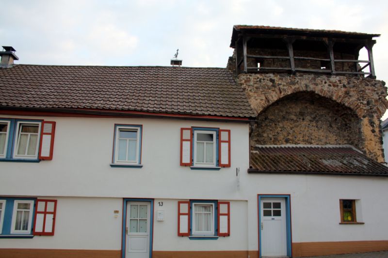 Fachwerkwohngebäude mit Stadtmauer, Butzbach