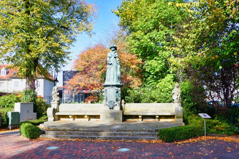 Fräulein Maria Denkmal, Jever Fräulein Maria Denkmal, Jever
