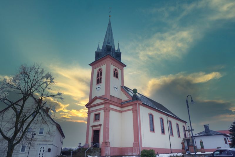 Kirche St. Peter Paul, Hosenfeld Kirche St. Peter Paul, Hosenfeld