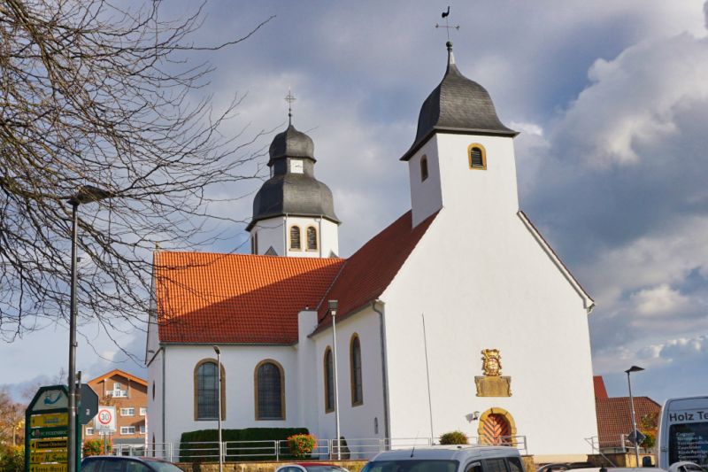 Pfarrkirche St. Johannes Baptist, Schloß Holte-Stukenbrock Pfarrkirche St. Johannes Baptist, Schloß Holte-Stukenbrock