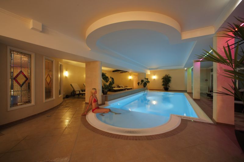 Fotos Quellenhof Bad Wildungen SchwimmbadGoebelsHotelQuellenhof.jpg