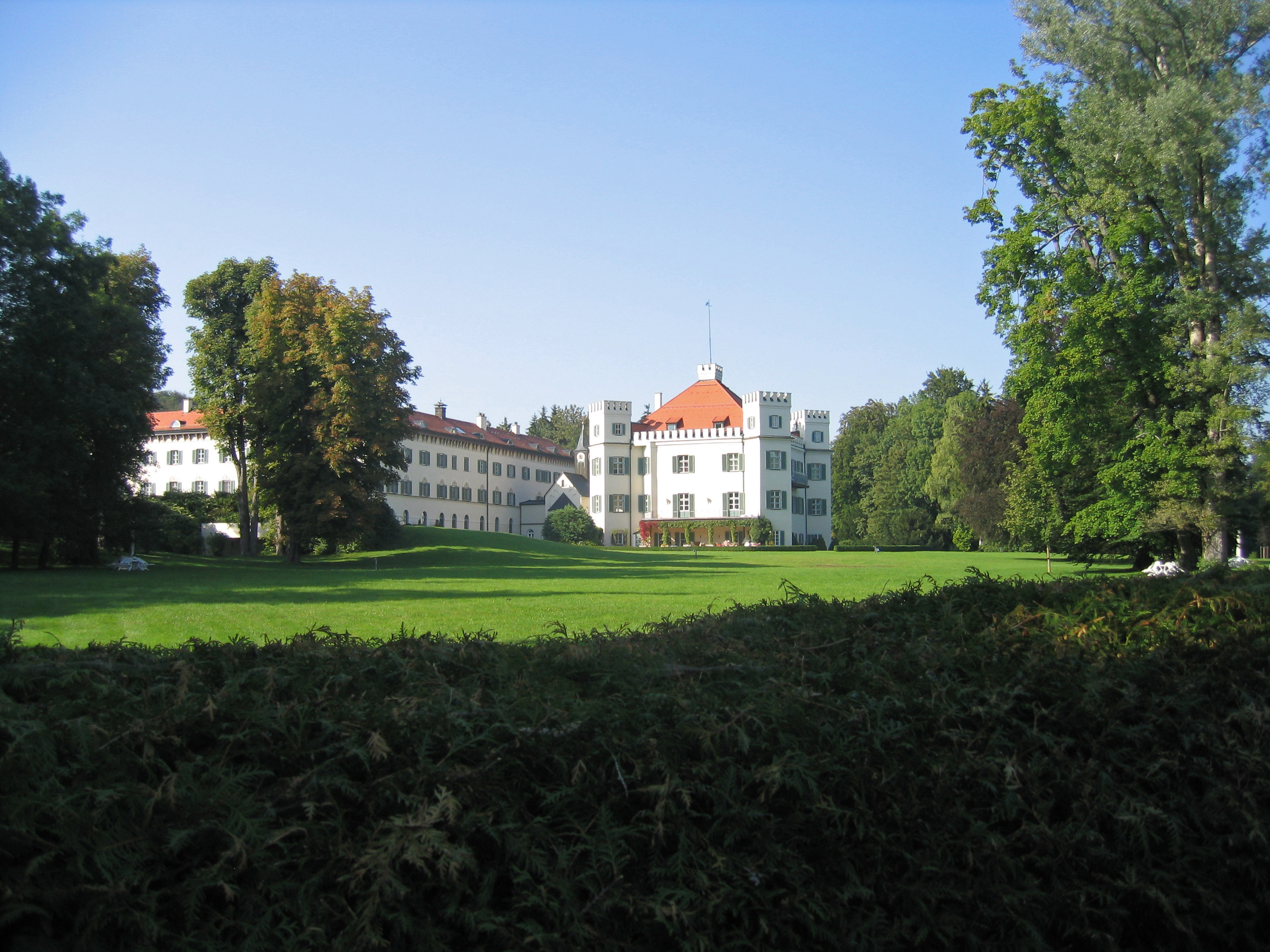 Schloss Possenhofen.
