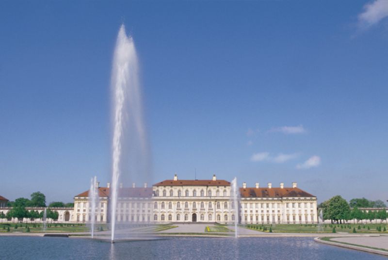 Erbaut unter Kurfürst Max Emanuel nach dem Vorbild von Versailles.
