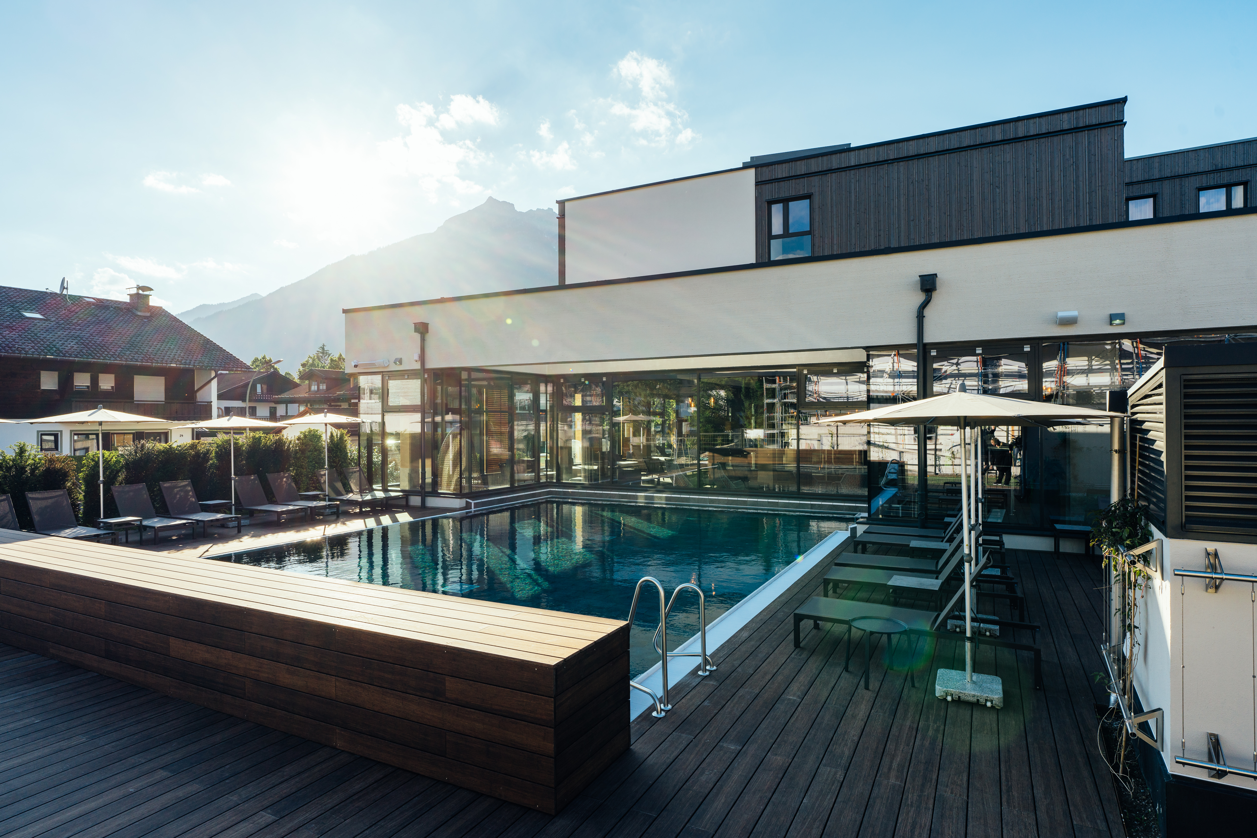 Außenpool aja Resort, Garmisch-Partenkirchen.
