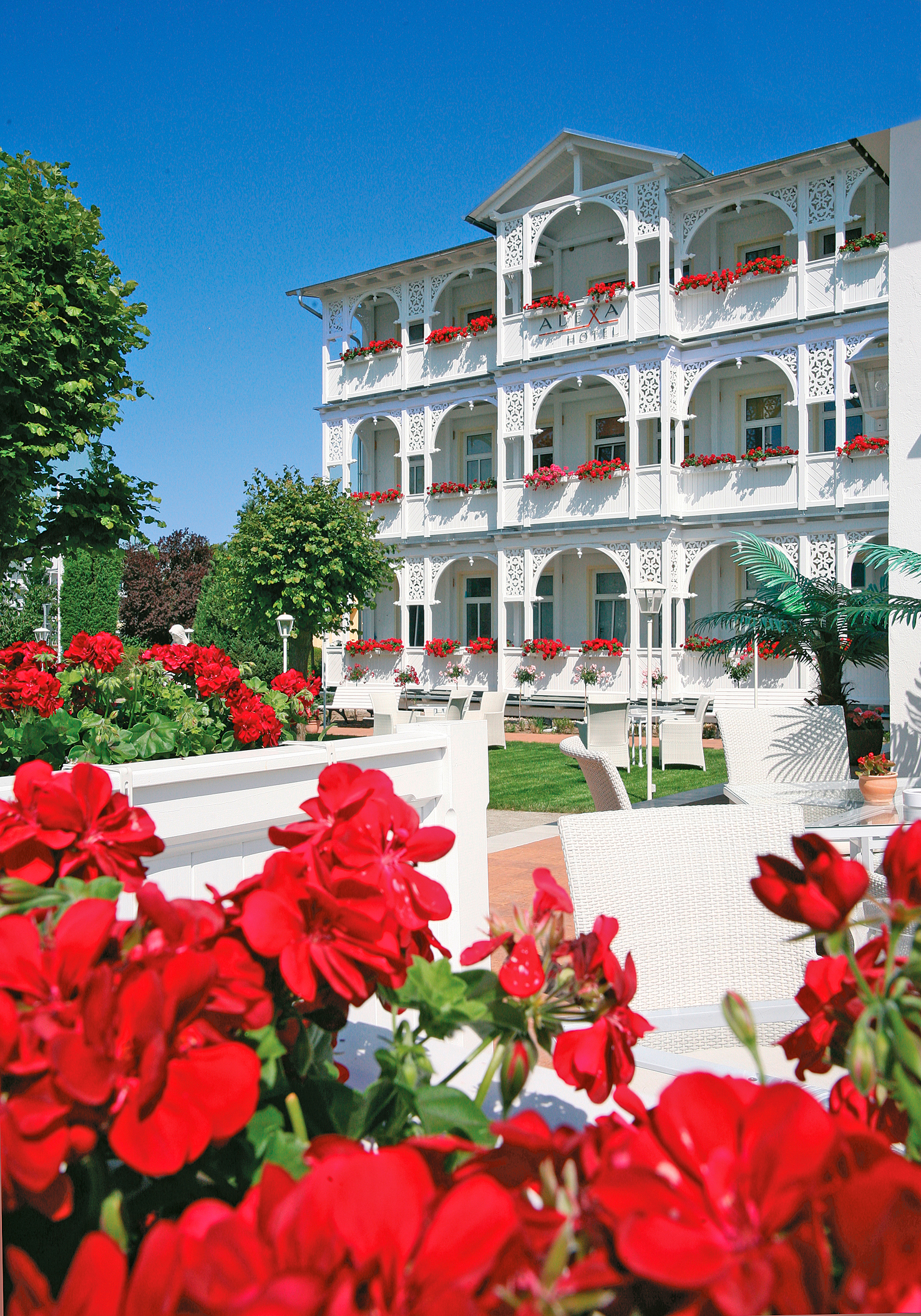 Außenansicht des BEST WESTERN Alexa Hotel im Ostseebad Göhren auf Rügen.
