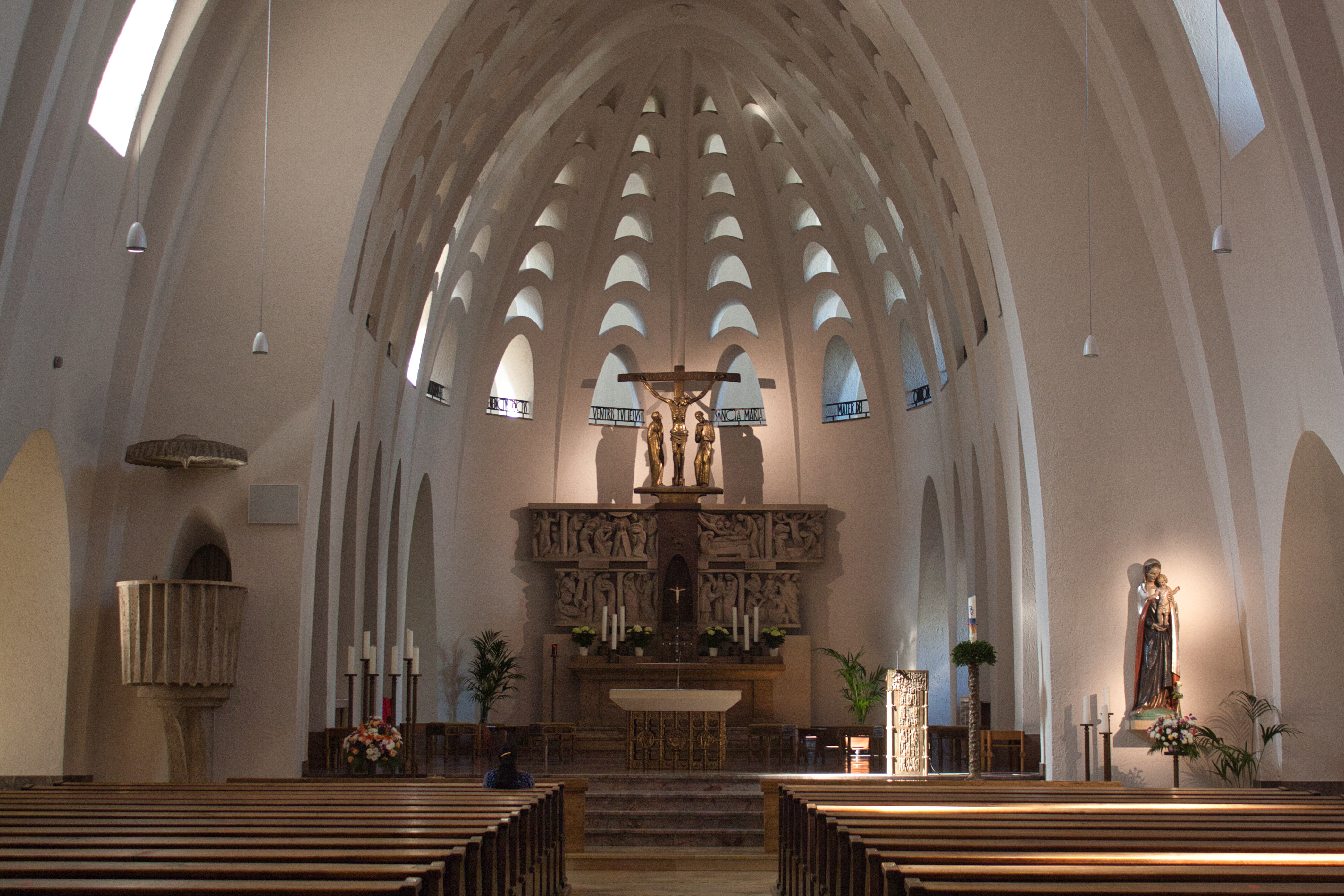 Der Altar in der Pallottinerkirche St. Marien in Limburg.