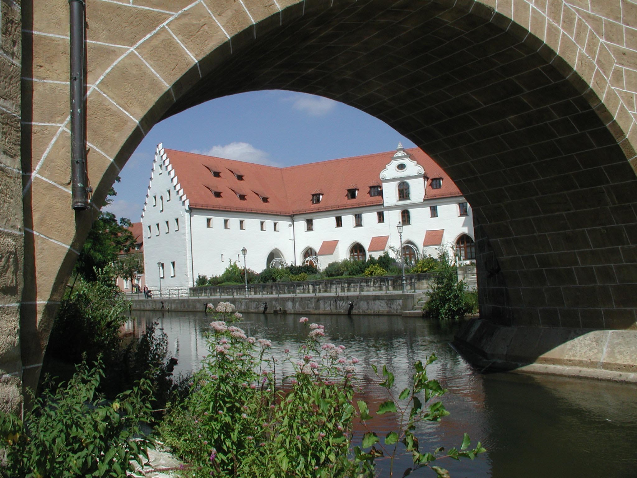 Blick auf das Zeughaus der Stadt Amberg.