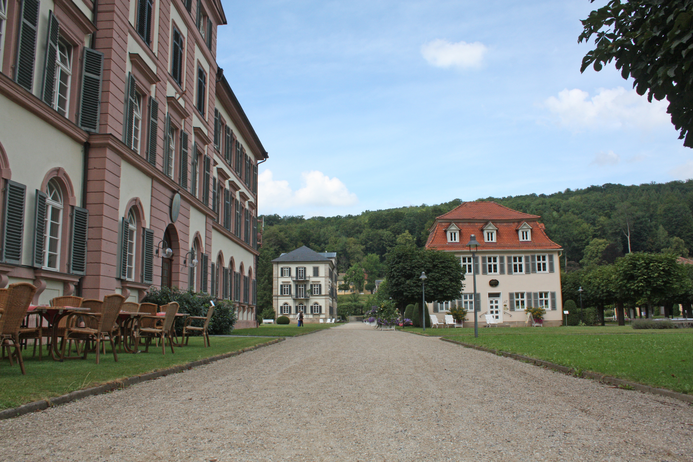 Blick in den Kurpark vom Biergarten des Badhotels, Bad Brückenau.
