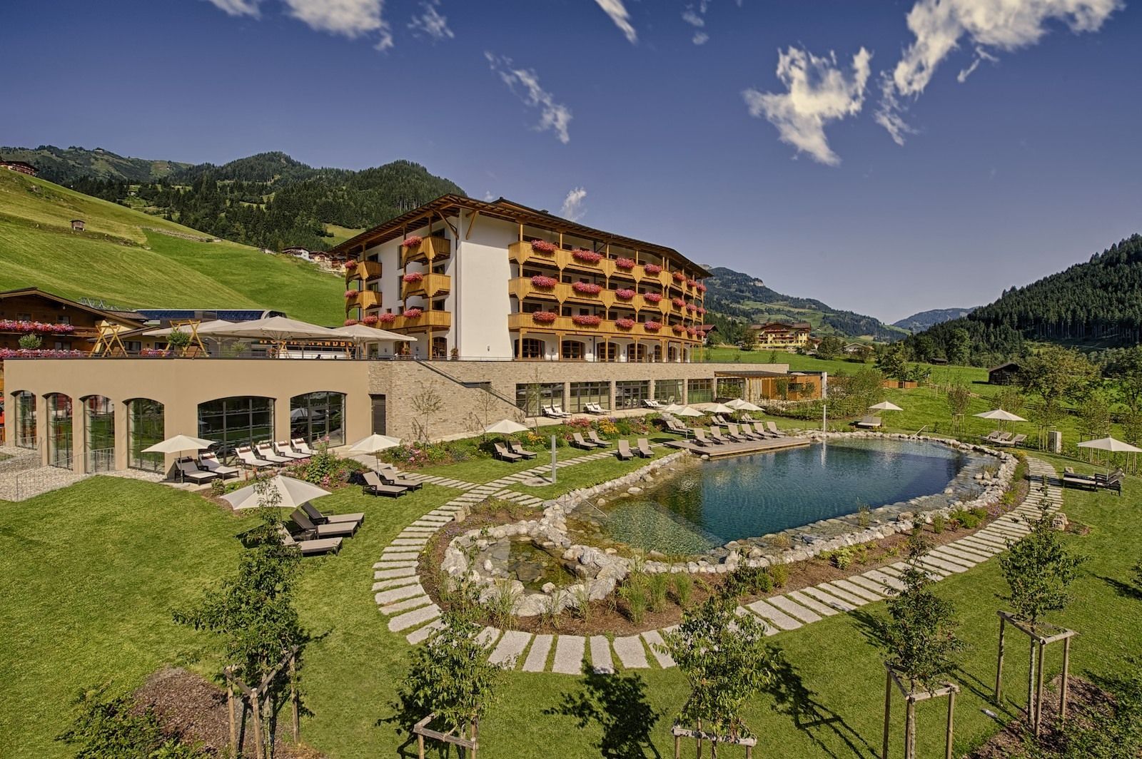 Außenansicht des Hotel Nesslerhof in Großarl.
