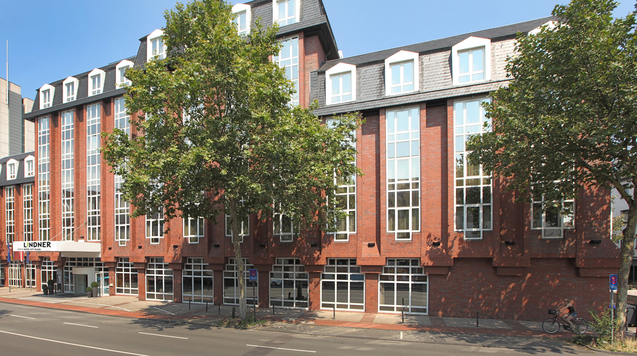 Aussenansicht des Lindner Hotel City Plaza in Köln.
