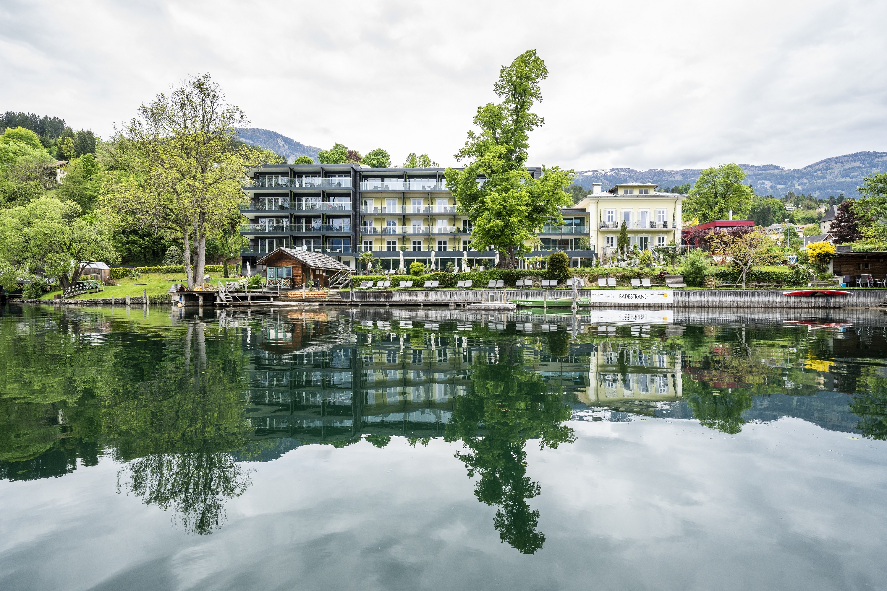 Außenansicht Villa Postillion, Millstatt am See.
