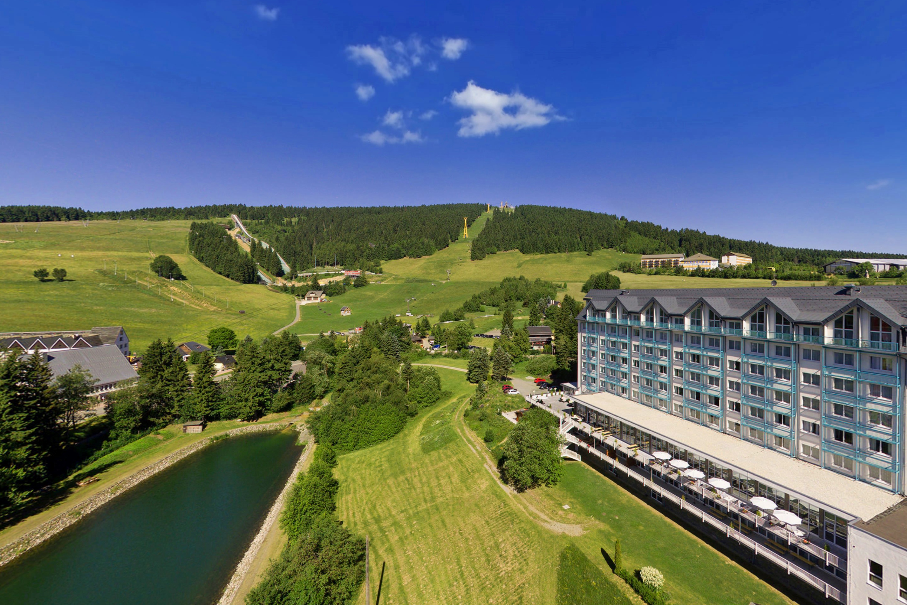 Außenansicht im Sommer, Best Western Ahorn Hotel Oberwiesthal.