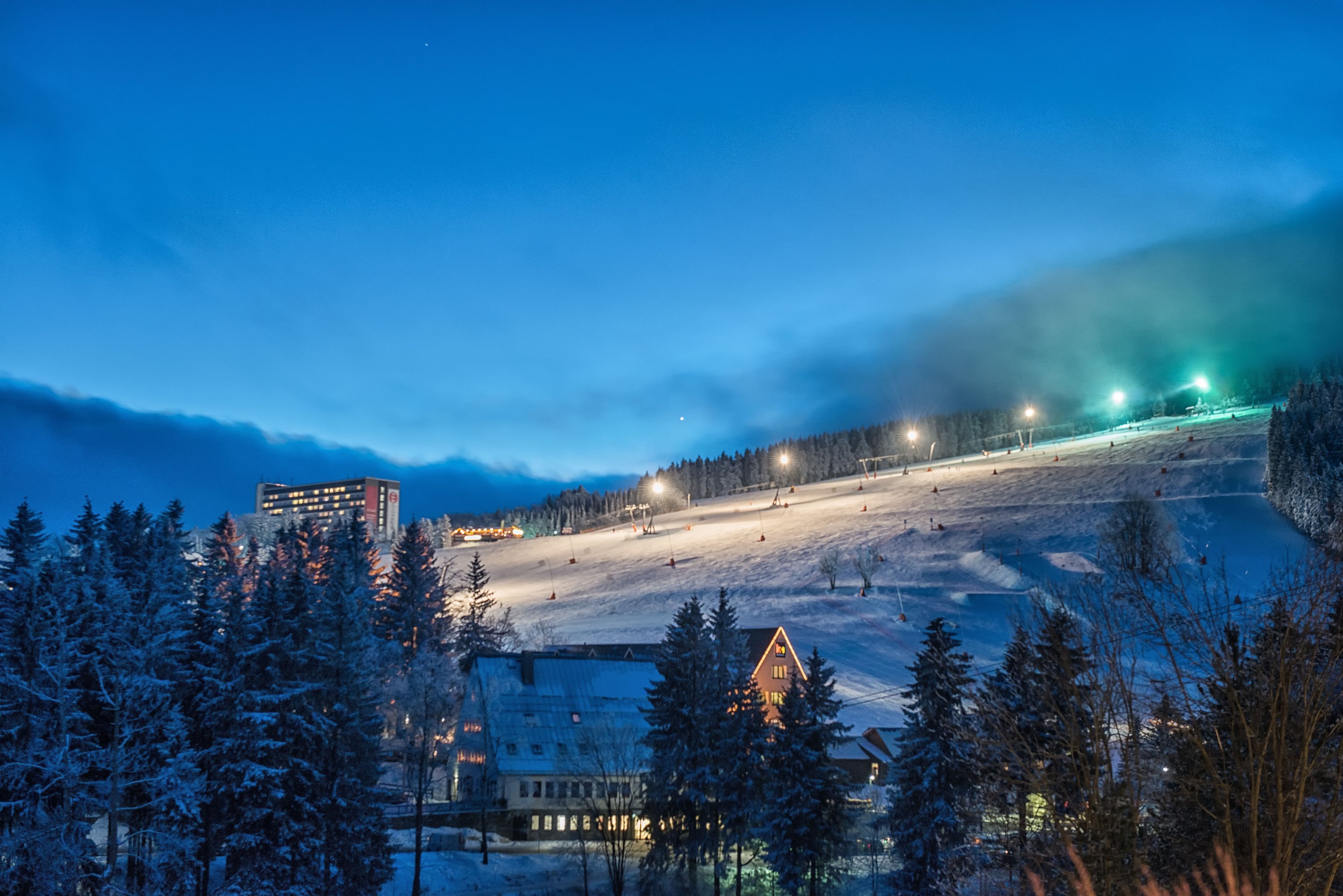 Winteraussicht Nachtskilauf, Best Western Ahorn Hotel Oberwiesthal.