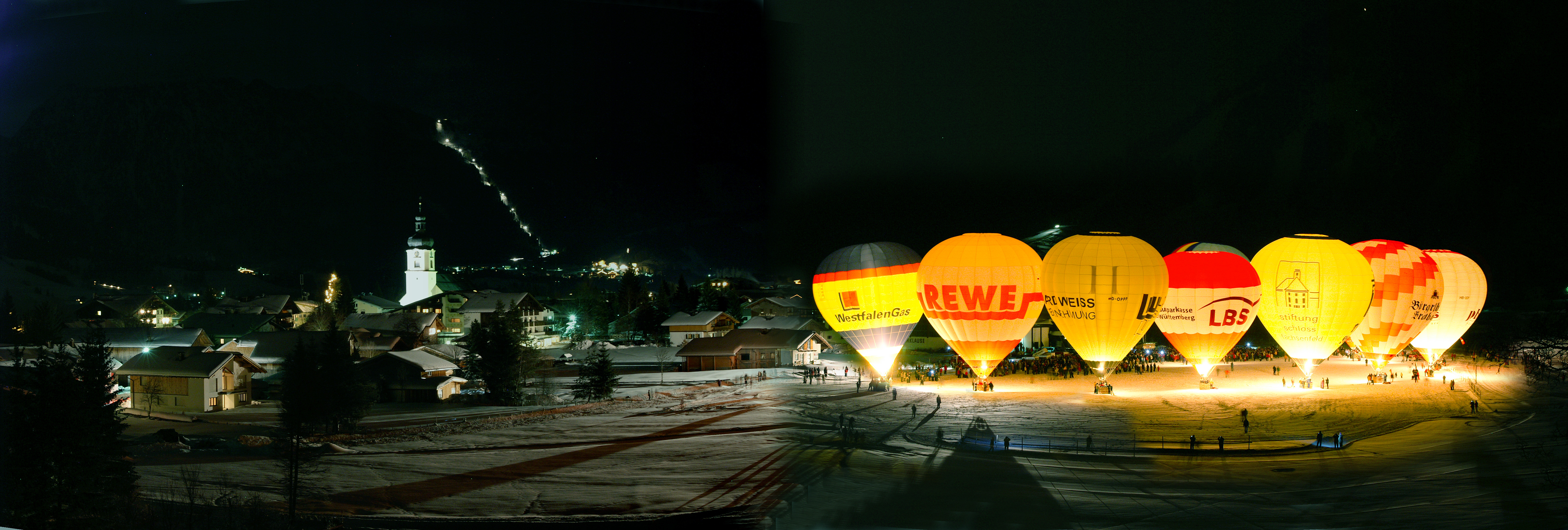 Highlight beim Internationalen Ballonfestival im Tannheimer Tal ist das Ballonglühen bei sanfter Walzermusik.
