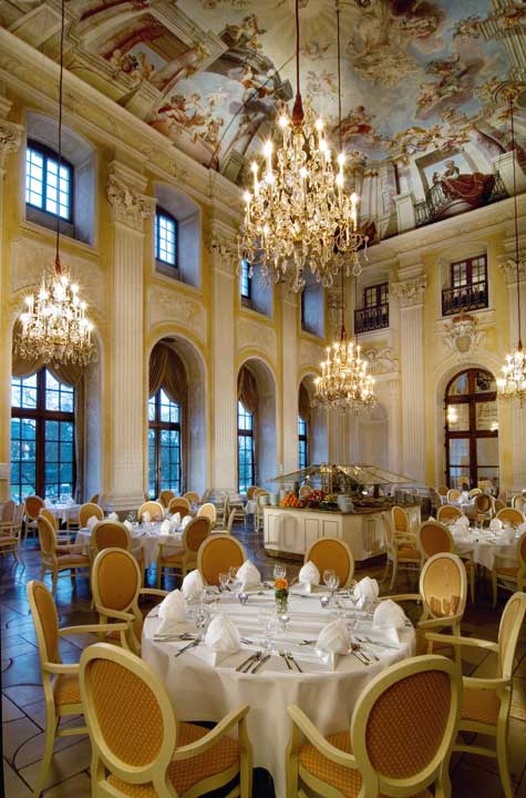 Barock-Restaurant 'Apollo-Saal' des Maritim Hotel am Schlossgarten Fulda.

