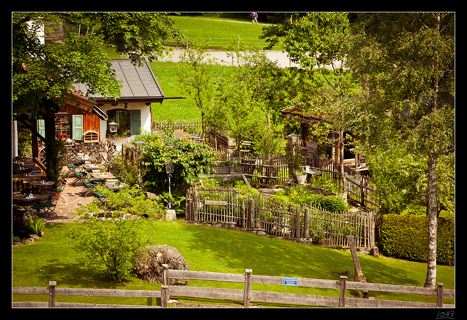 Der urige Biergarten des Gasthof & Heuhotel Schleifmühle.