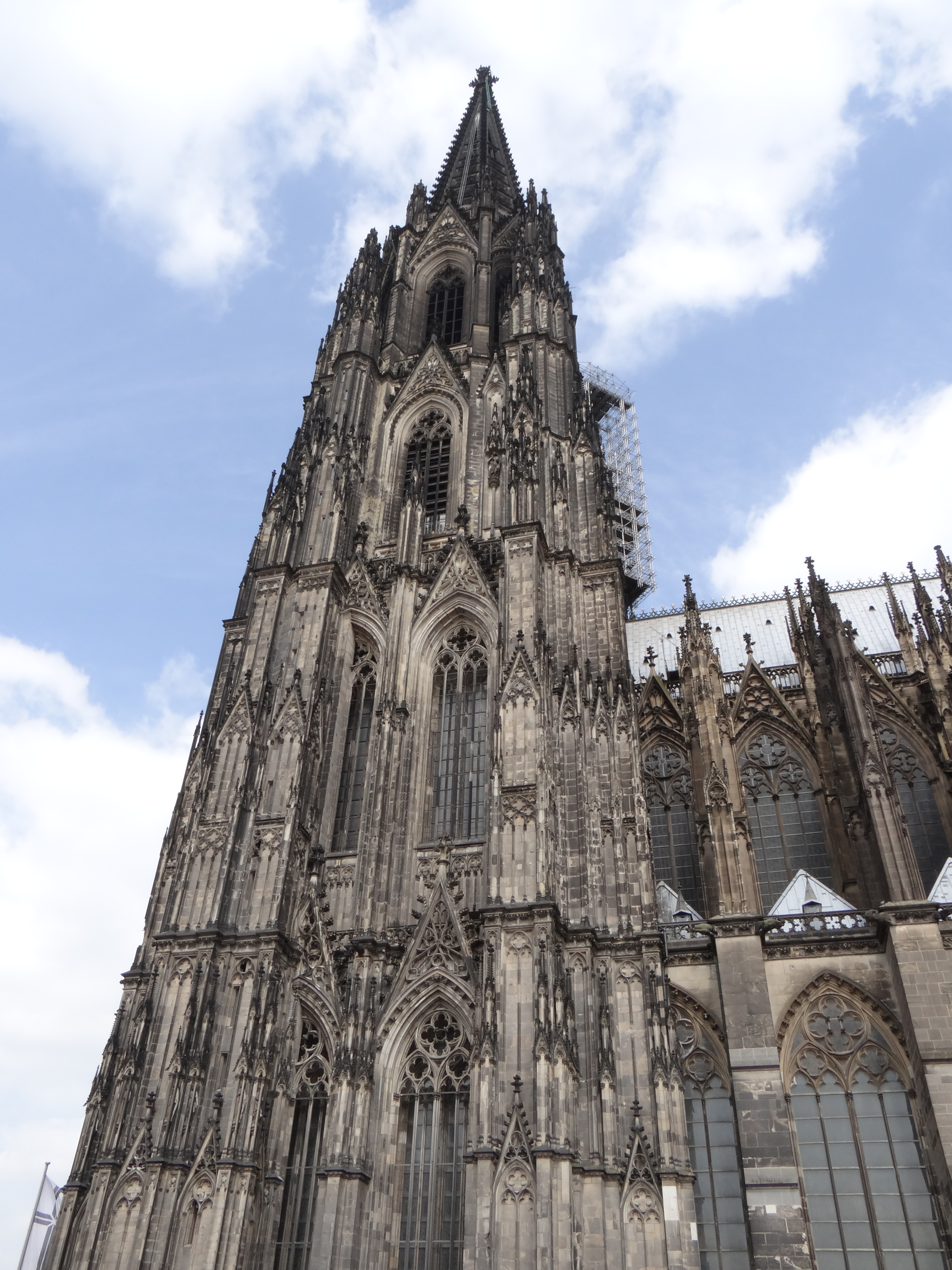 Westlicher Turm des Kölner Doms.

